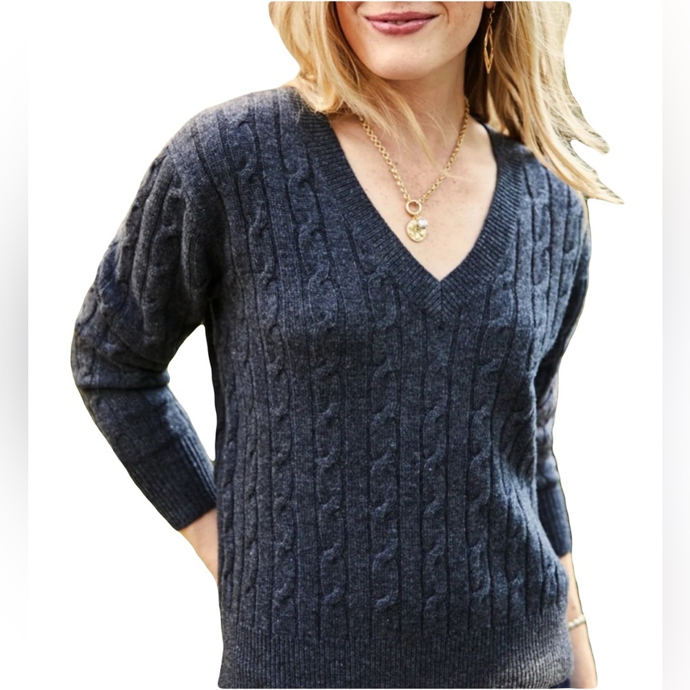 St. John’s Bay v-neck sweater. Women’s M